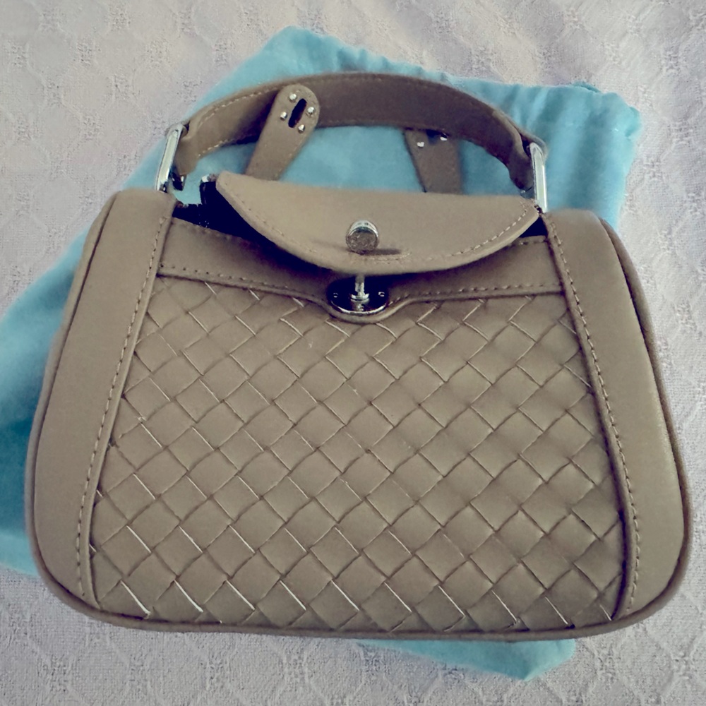 New without tags Tiffany & Fred Khaki Shoulder bag w/strap